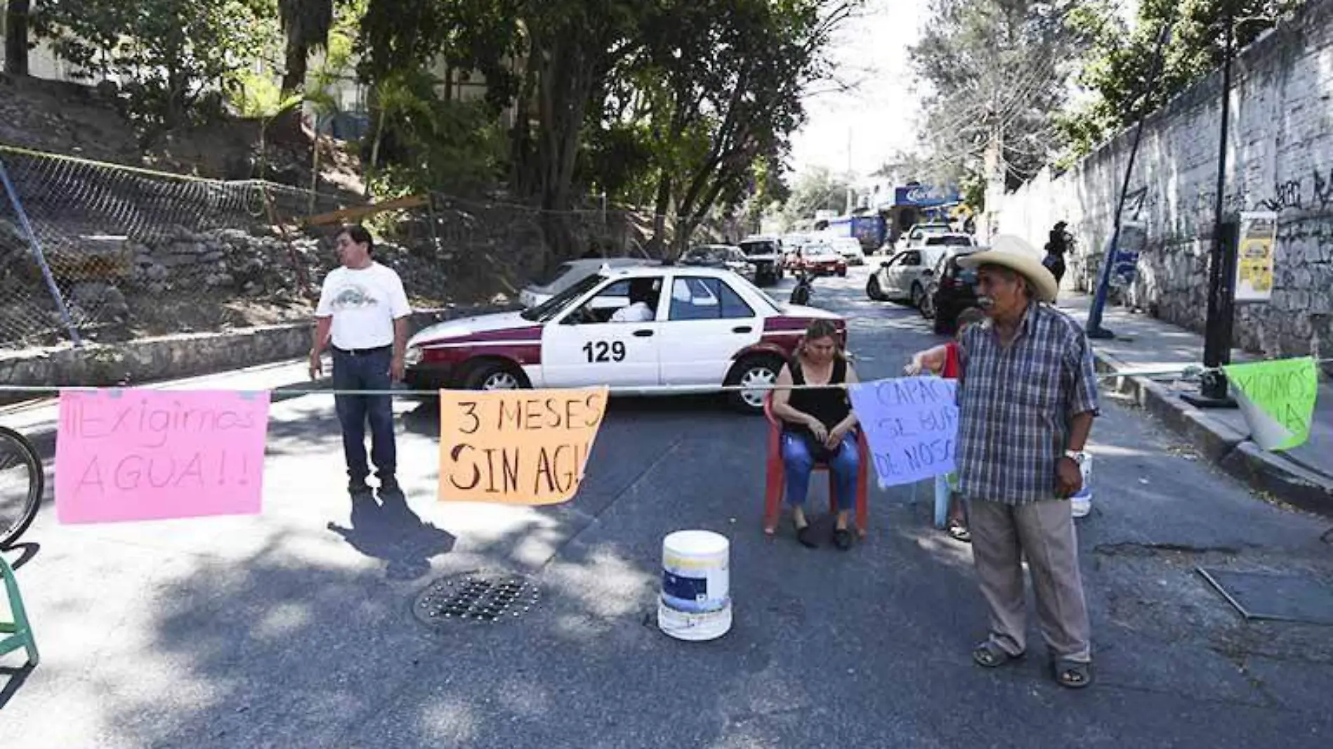 bloquean por falta de agua